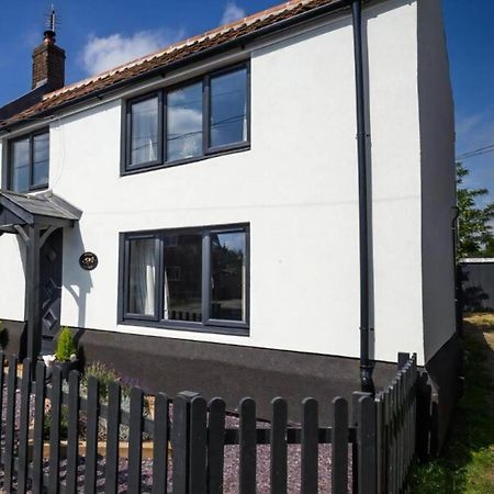 Stunning Cottage With A Private Hot Tub And Sauna In Norfolk Ref 99003Ac Lessingham Exteriör bild